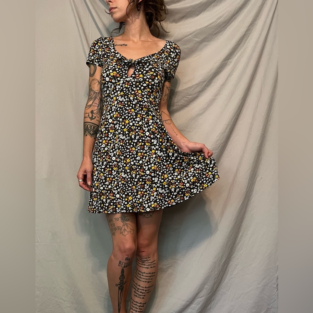 Forever 21 floral cut-out dress